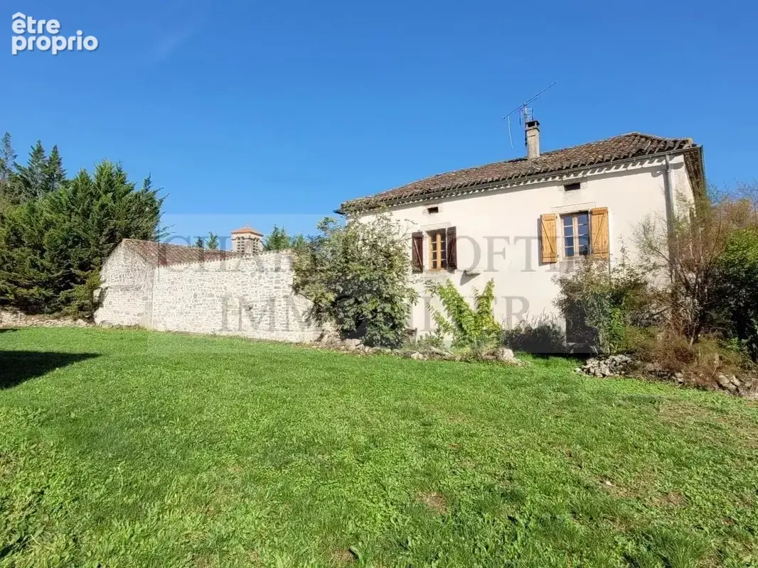Ancien corps de ferme sur un terrain de plus de 3000 m² - photo 3