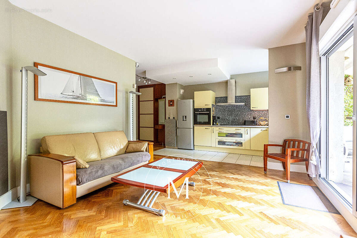 Appartement à MONTROUGE