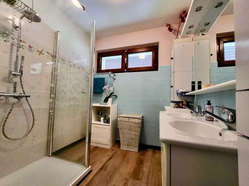 Appartement à EVIAN-LES-BAINS