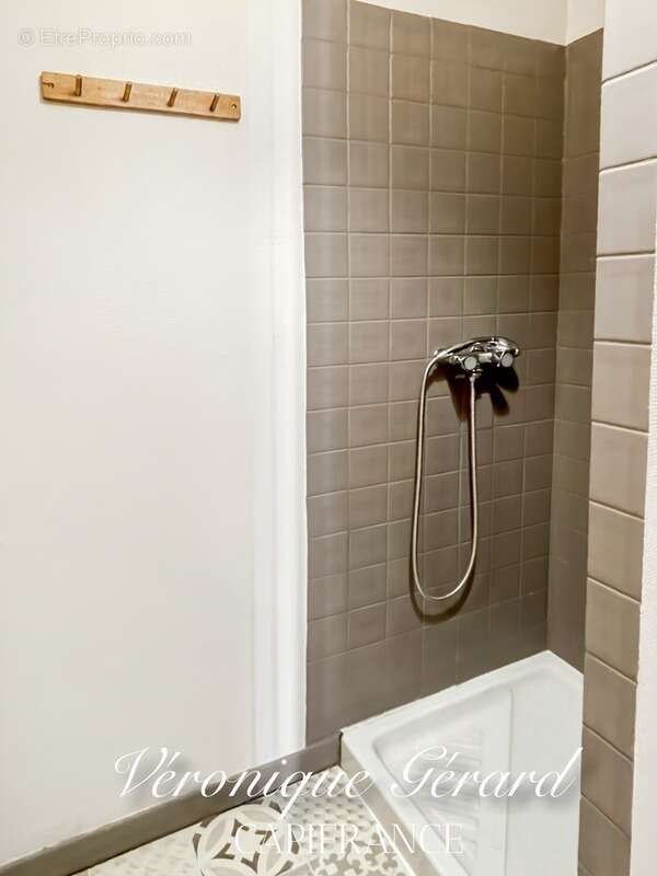 Maison à SAINT-MEDARD-DE-GUIZIERES