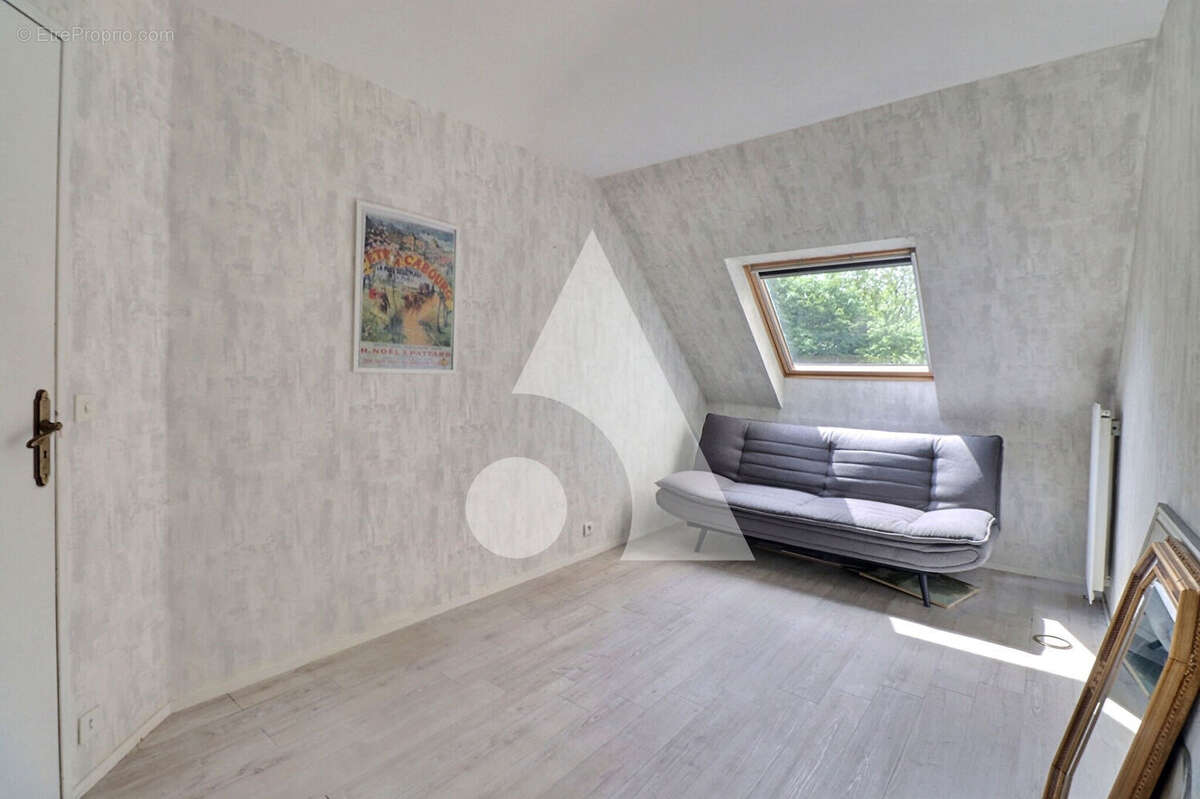 Appartement  5 Pièces - Eragny Sur Oise - 105m² - photo 4