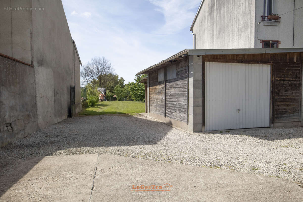 Maison à CONTREXEVILLE
