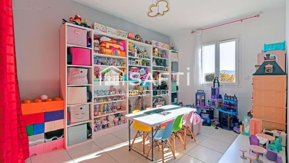 Photo 8 - Maison à ROQUEBRUNE-SUR-ARGENS