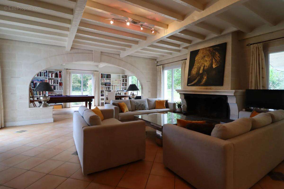 Maison à SAINT-MICHEL-DE-RIEUFRET