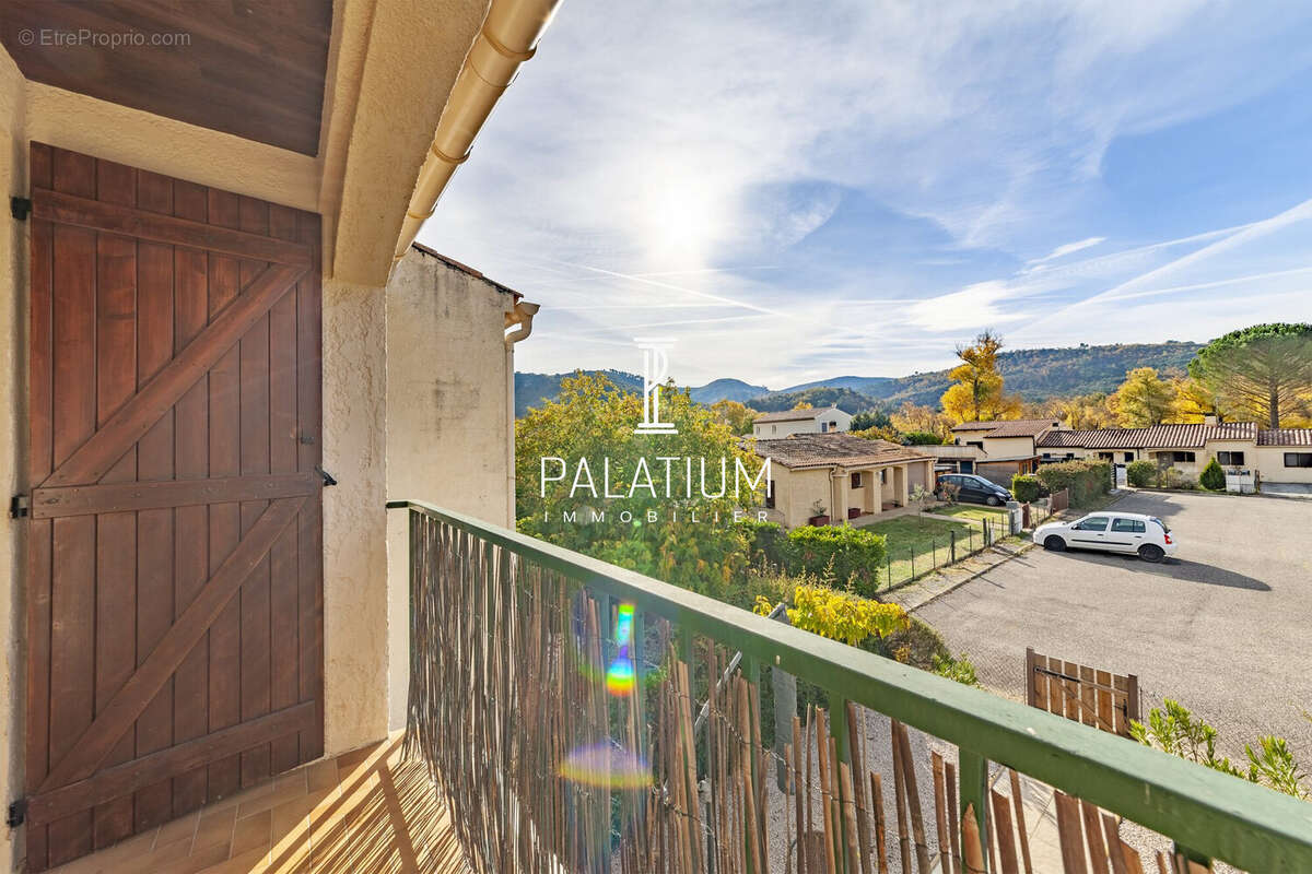 Appartement à GREOUX-LES-BAINS