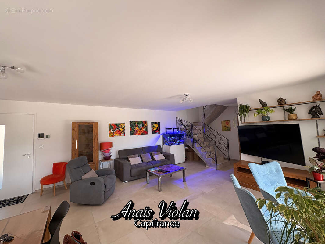 Villa d'exception à vendre 5 pièces avec piscine, jardin, terrasse et garage (34160) - photo 11