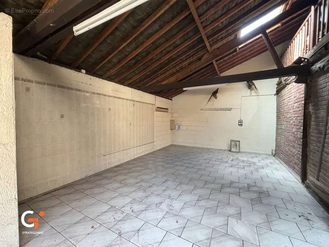 Maison à LES HOGUES