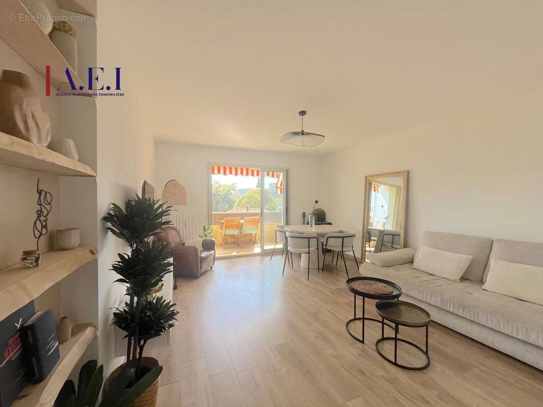 Appartement à SIX-FOURS-LES-PLAGES