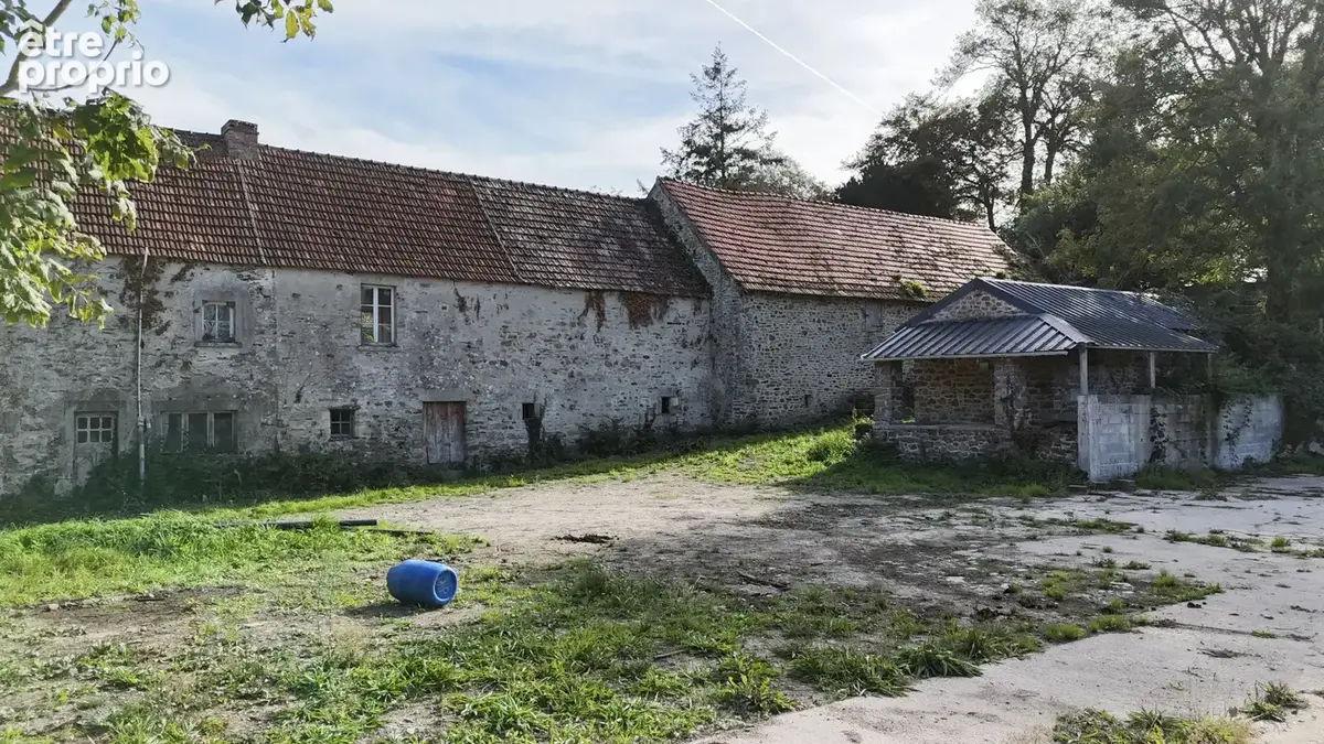 Jolie maison en pierres avec jardin et dependances a renover - photo 1