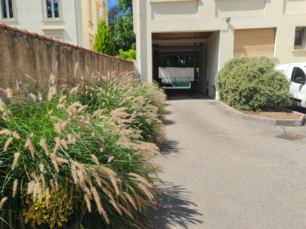 F4 lumineux & traversant, triple vitrage et garage - photo 6