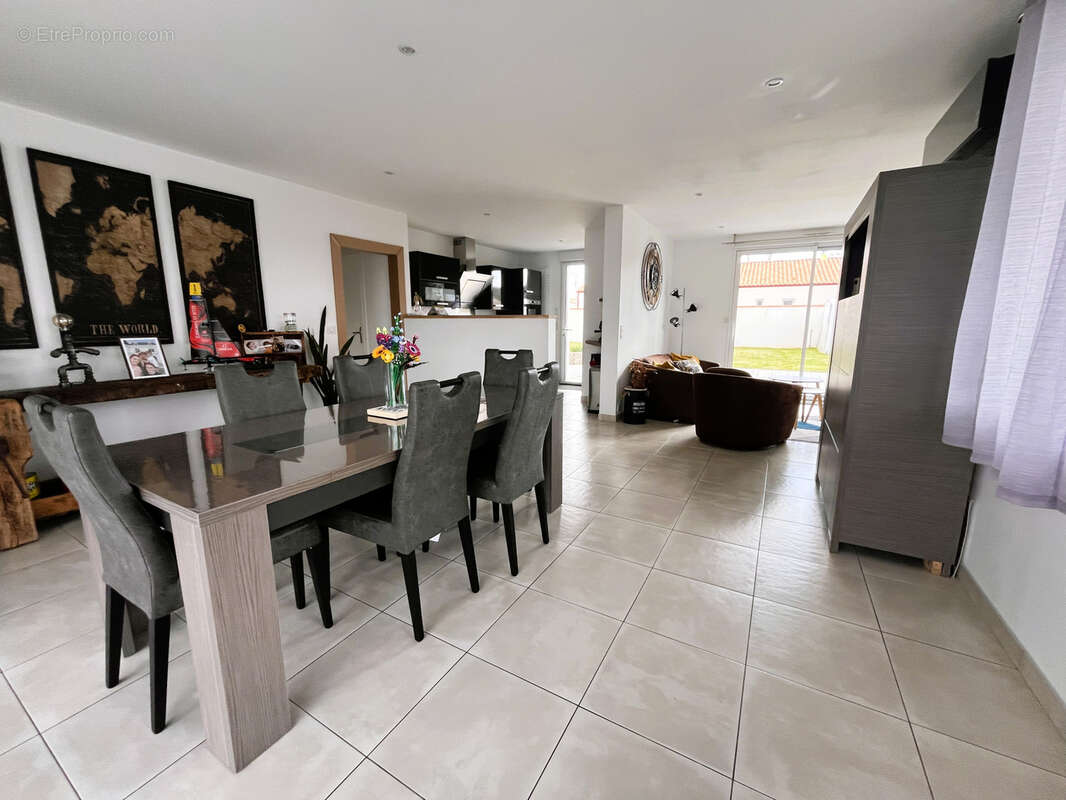 Maison à LE GIROUARD