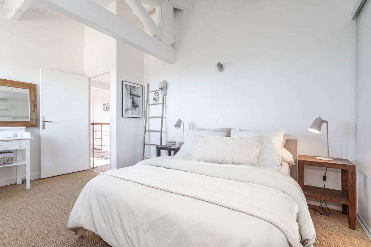 Maison à MANDELIEU-LA-NAPOULE