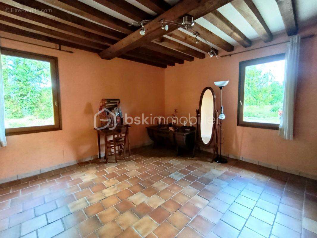 Maison familiale de 207 m² sur 7 120 m² de terrain – Calme absolu à Mandeville En Bessin - photo 6