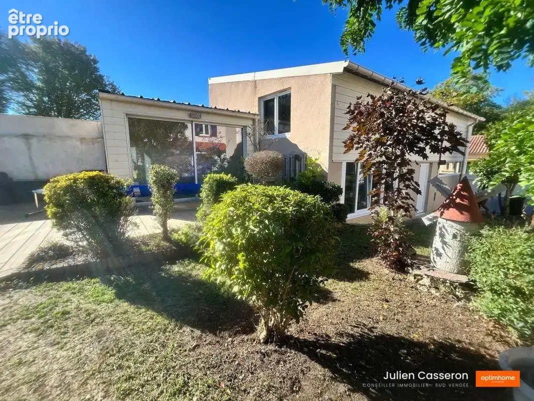 Chantonnay centre – Maison 153 m² – 3 chambres, piscine et garage - photo 13