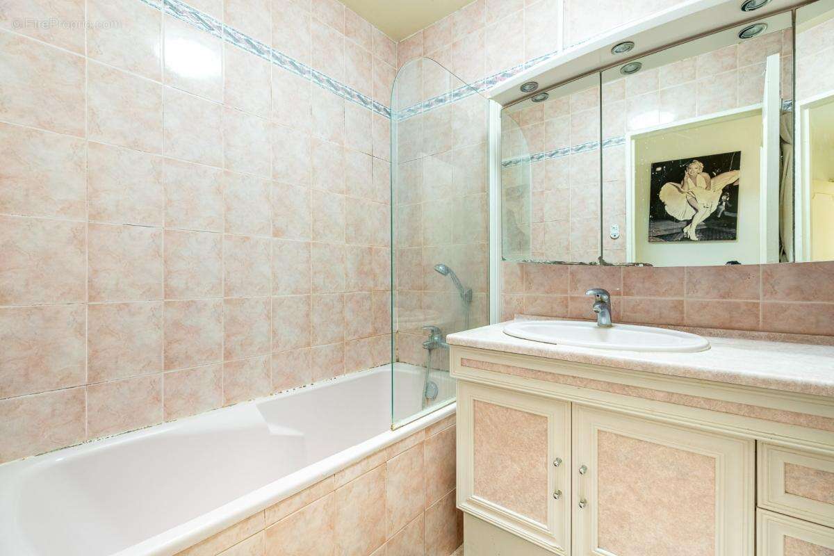 - 75019 paris - villa curial - etage eleve - traversant est/ouest - balcon de 6m2 - 4 chambres possible - cave et parking dispon - photo 5