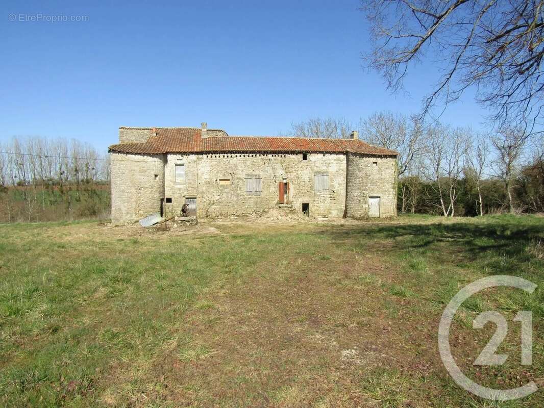 Maison à PAIZAY-NAUDOUIN-EMBOURIE