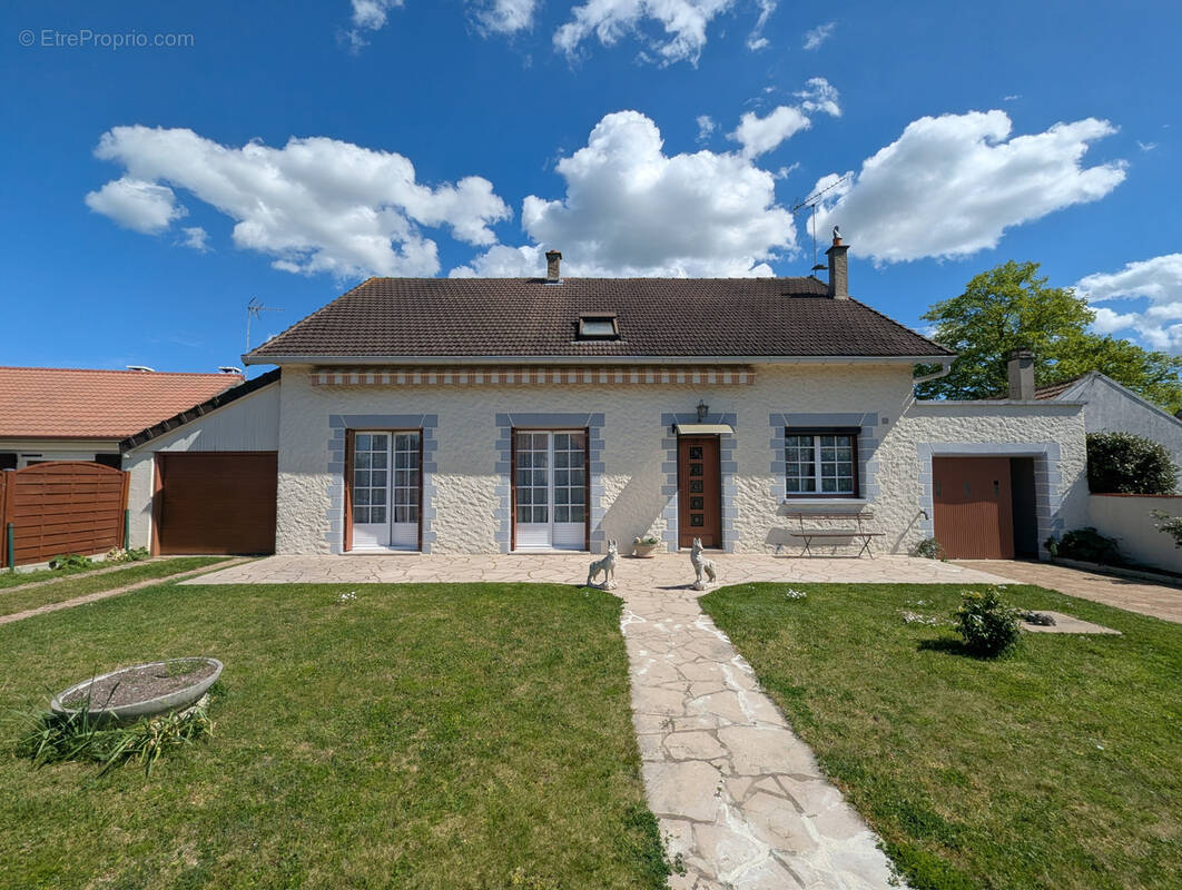Maison à CHALETTE-SUR-LOING