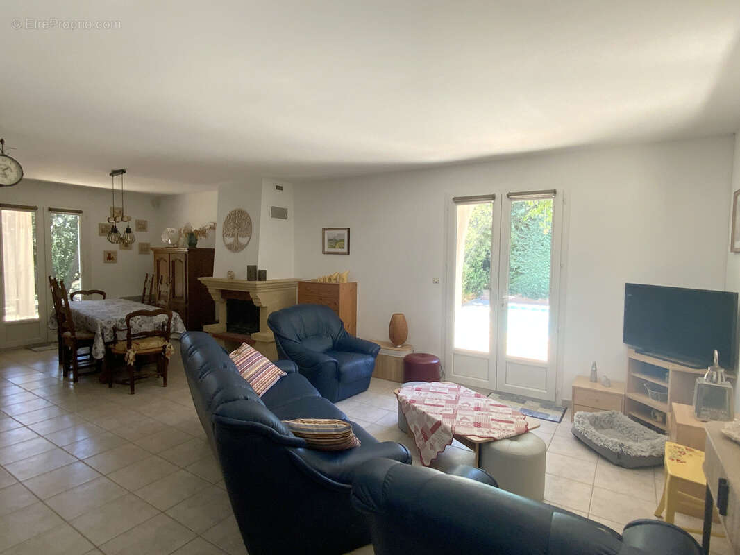 Charmante villa de plain pied avec piscine. - photo 9