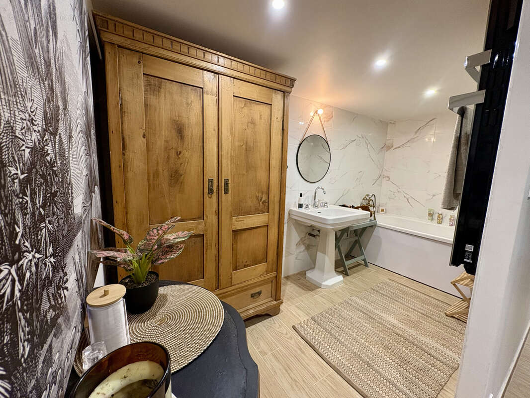 Maison à TERRASSON-LAVILLEDIEU