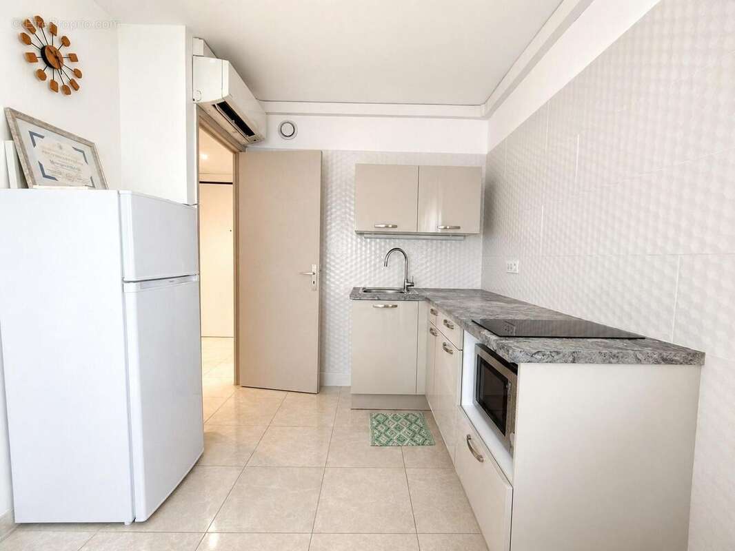   - Appartement à SAINT-LAURENT-DU-VAR