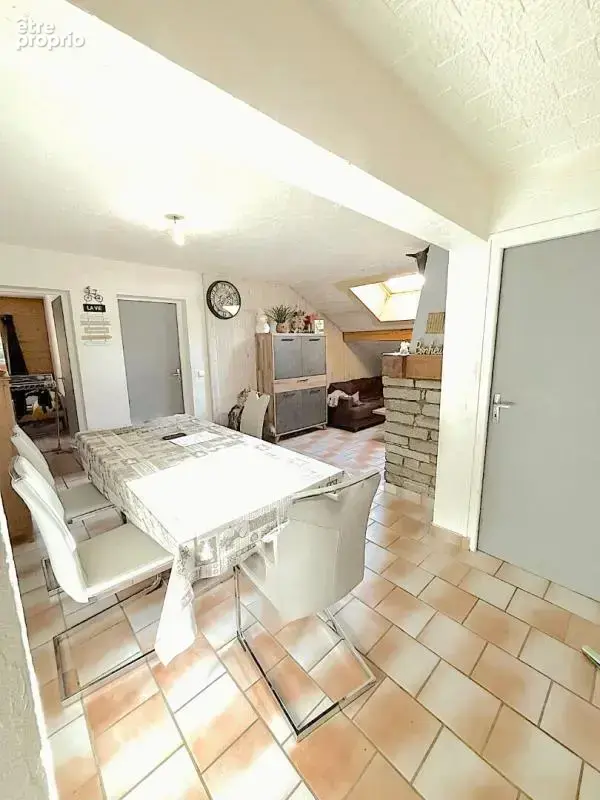 Appartement PASSY 87 M2 loi carrez, 111M2 superficie totale  , 5 pièces 276000 euros - photo 2