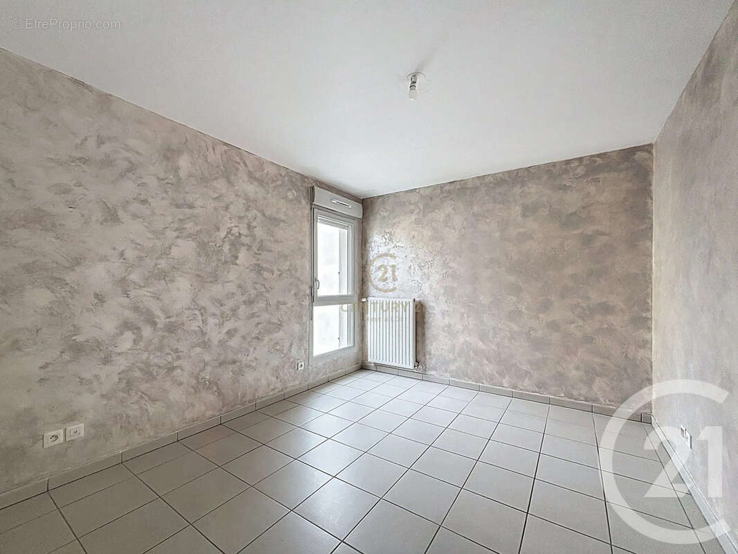 Appartement à DECINES-CHARPIEU