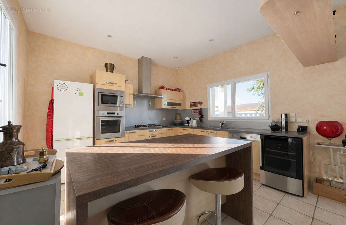 Maison à PORTES-LES-VALENCE