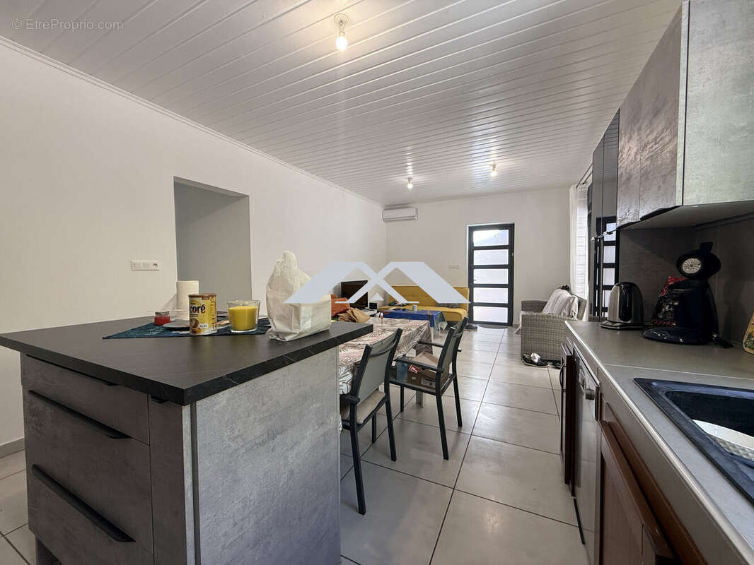 Maison 81 m² à Saint-Joseph  - photo 8