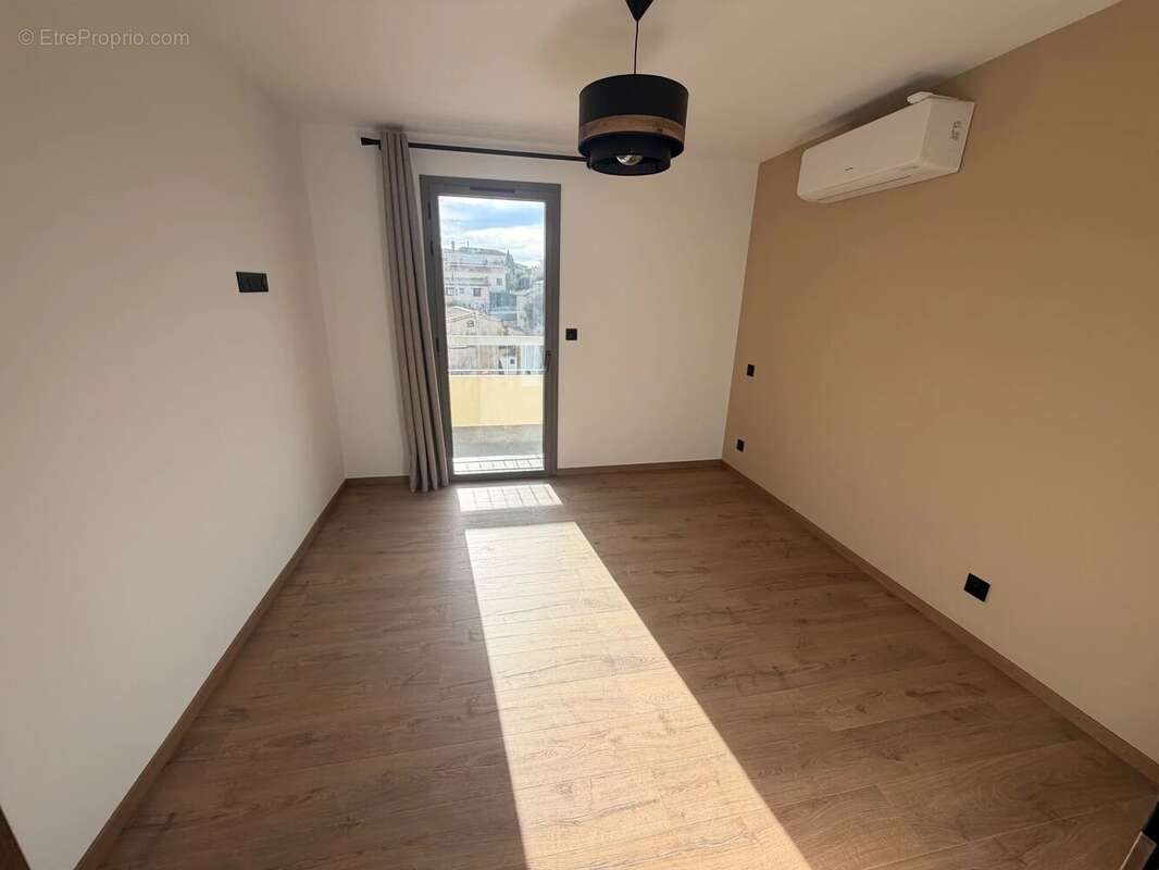 Appartement à VENCE