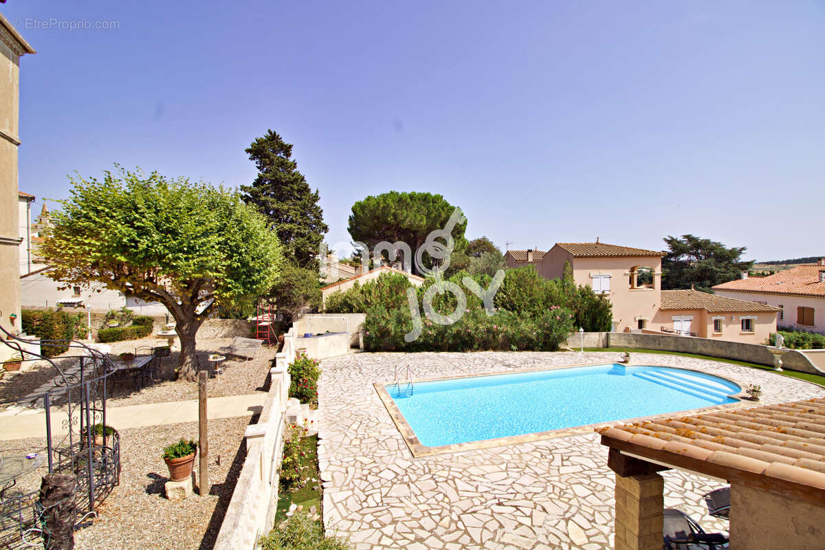 Maison à OUVEILLAN