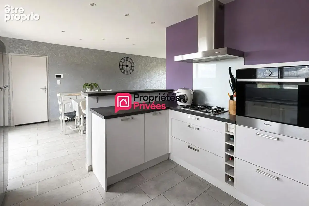 Maison T5 à vendre avec vue Puy de Dôme terrain 873m² Chapdes Beaufort 63230 - photo 4