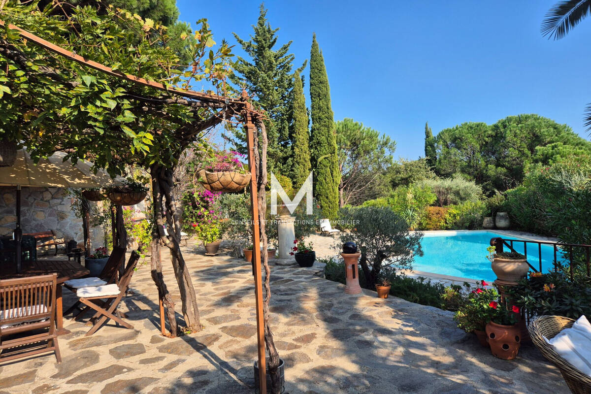 Maison à PLAN-DE-LA-TOUR