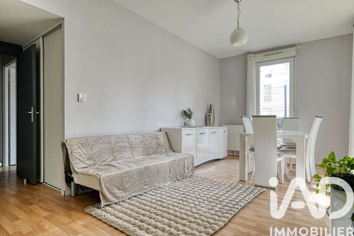 Photo 3 - Appartement à GENNEVILLIERS