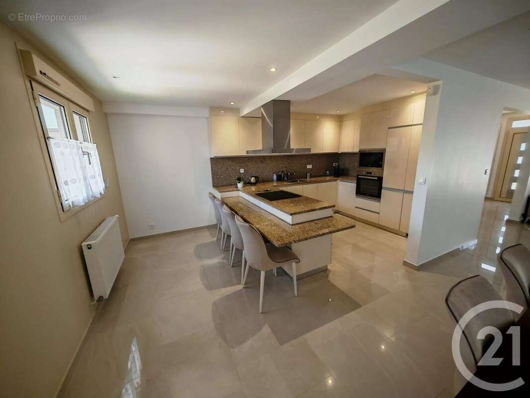 Maison à LA FRETTE-SUR-SEINE