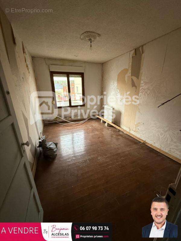Immeuble Origny En Thierache 217 m2 - photo 8