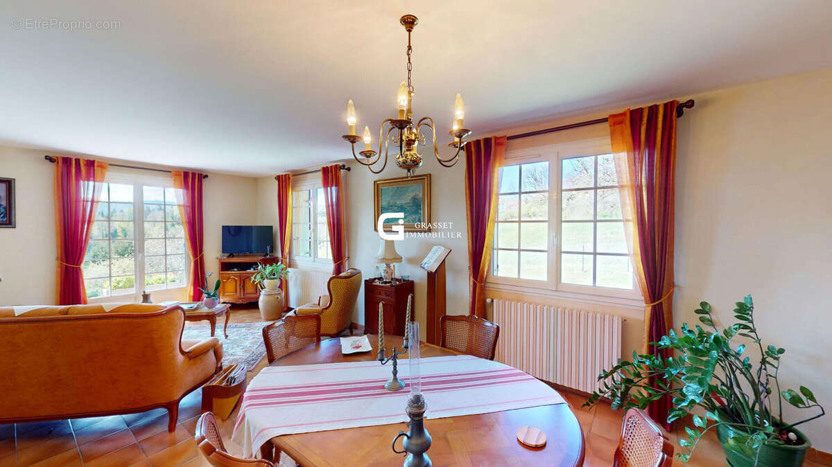 Maison à GEOVREISSET