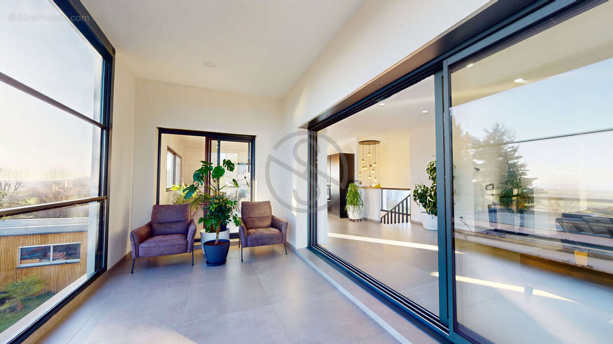 Maison d'exception 38260 La -Cote- Saint -André - photo 12