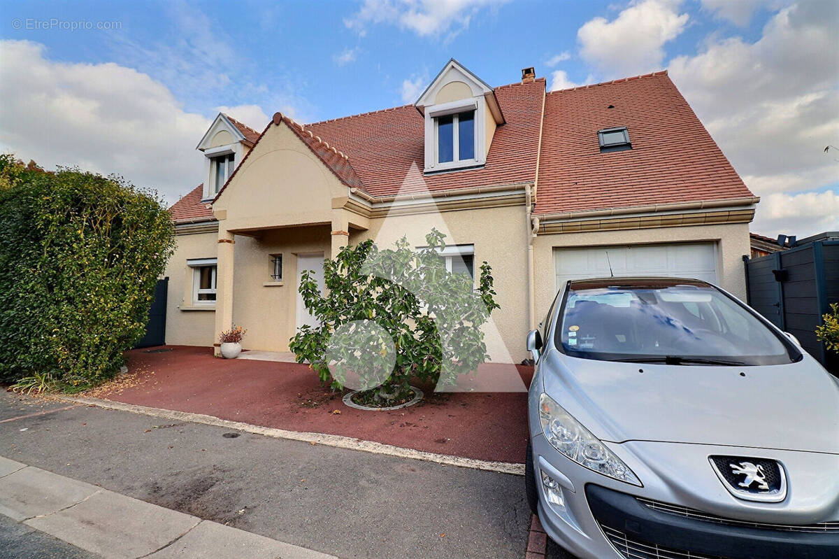 Maison à MERY-SUR-OISE