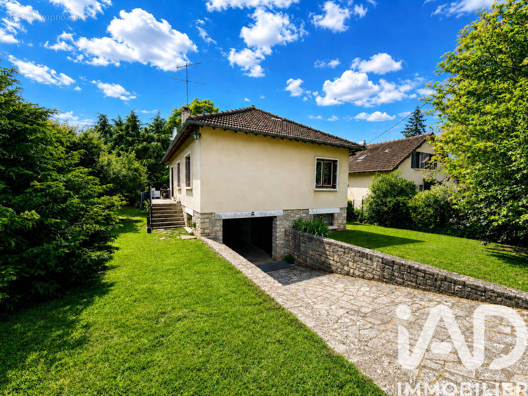 Photo 1 - Maison à SAINT-PIERRE-LES-NEMOURS
