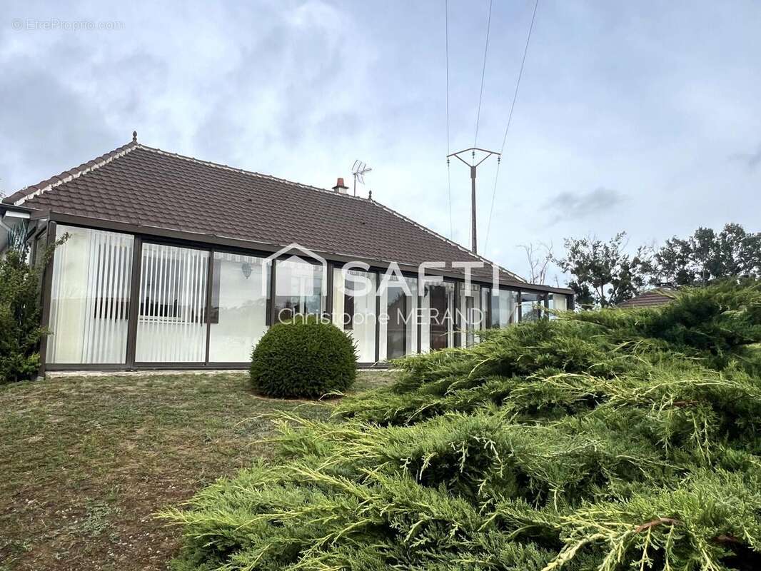 Photo 2 - Maison à DANGE-SAINT-ROMAIN