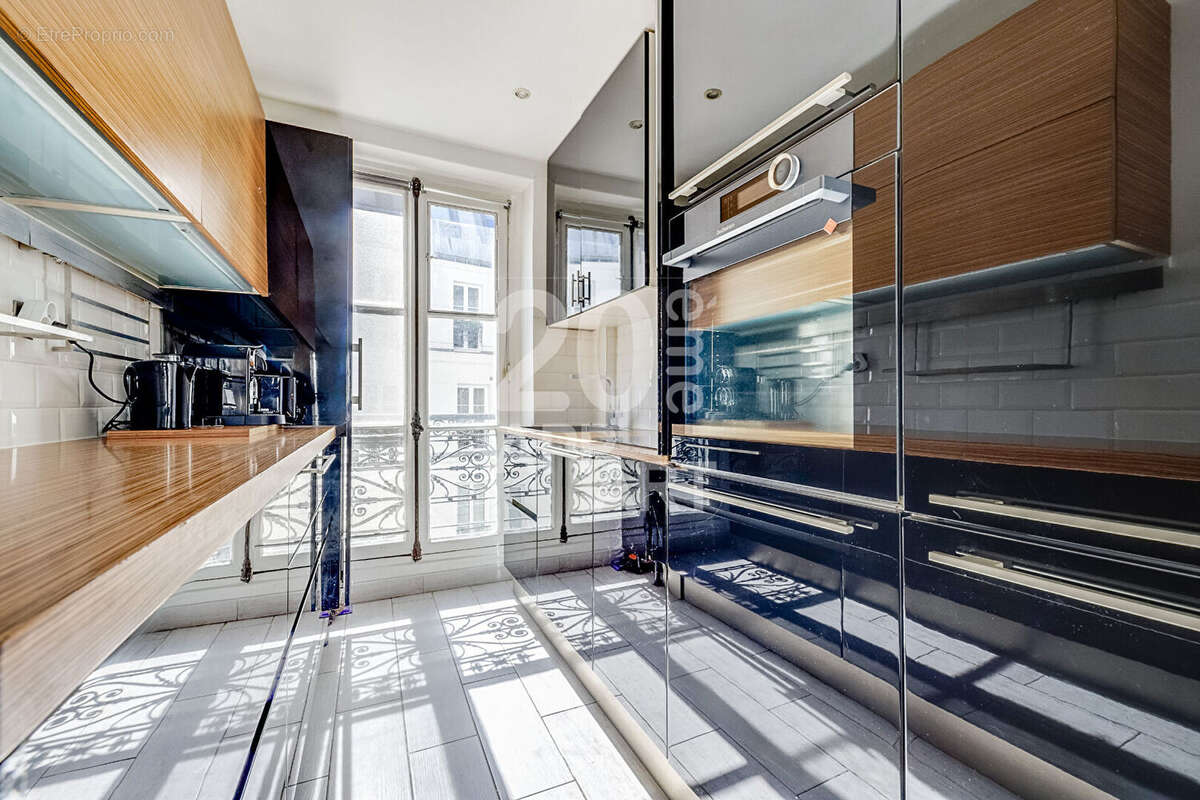 Appartement à PARIS-8E