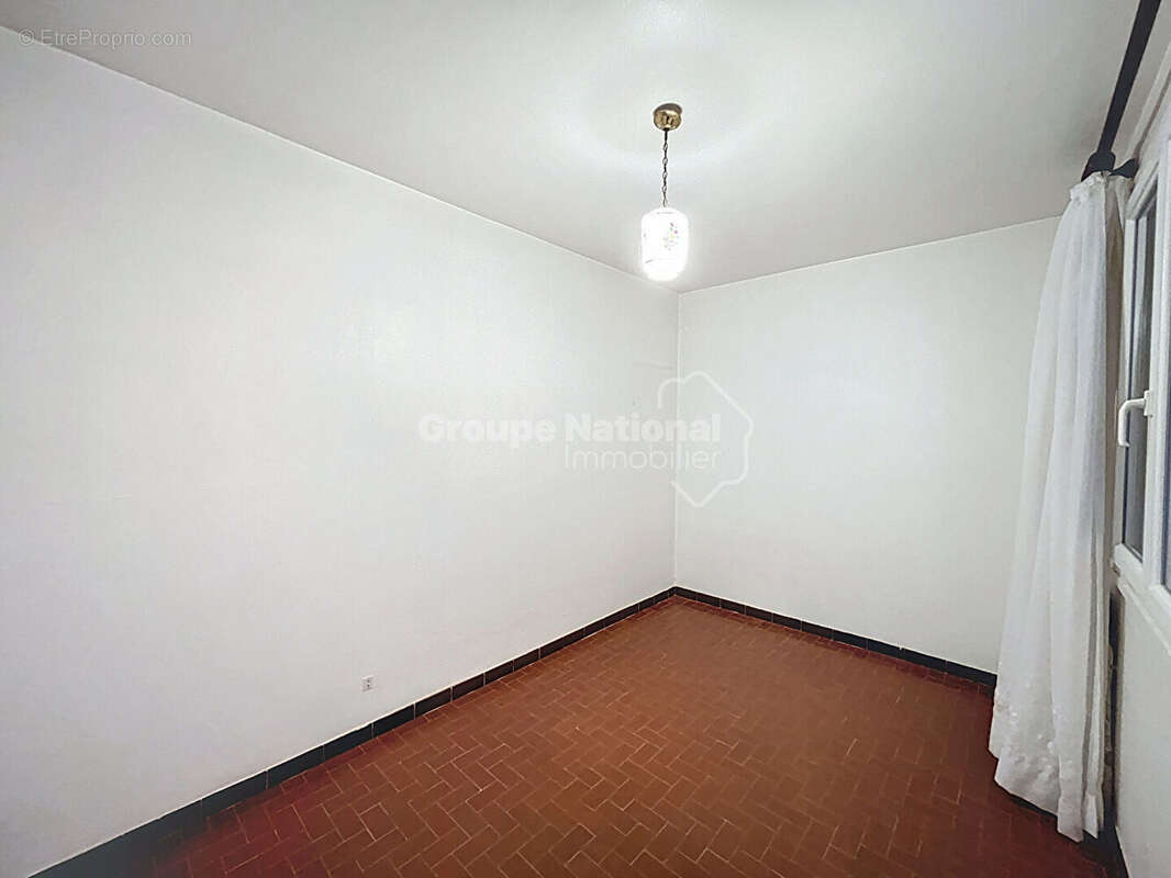 À vendre : maison mitoyenne familiale dans un quartier calme. - photo 13