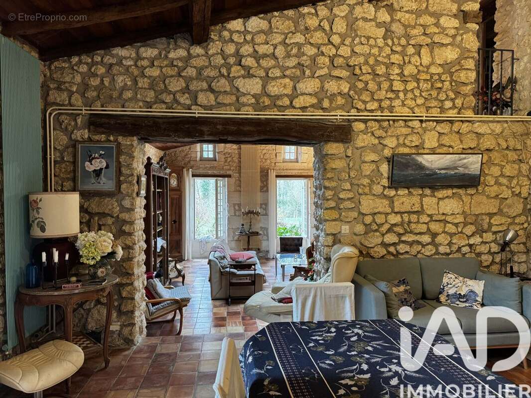 Photo 6 - Maison à SAINT-BONNET-SUR-GIRONDE