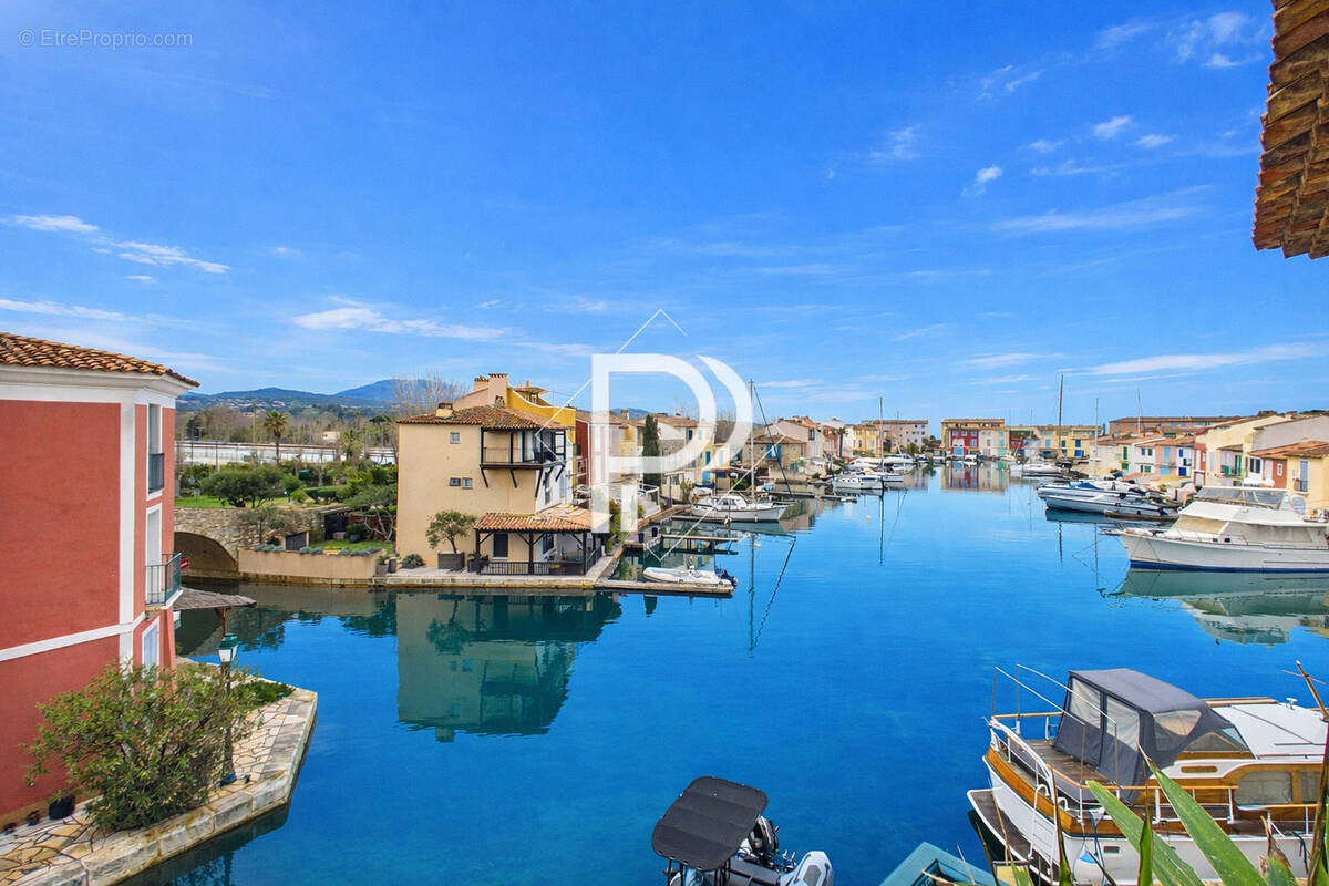 Appartement à GRIMAUD