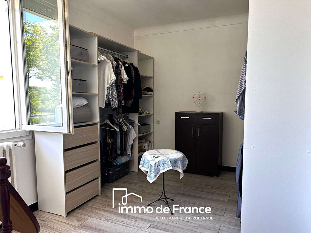 Maison Vailhourles 204 m² habitables, 6 chambres, garage et abri camping-car sur 1075 m² de terrain clos - photo 10