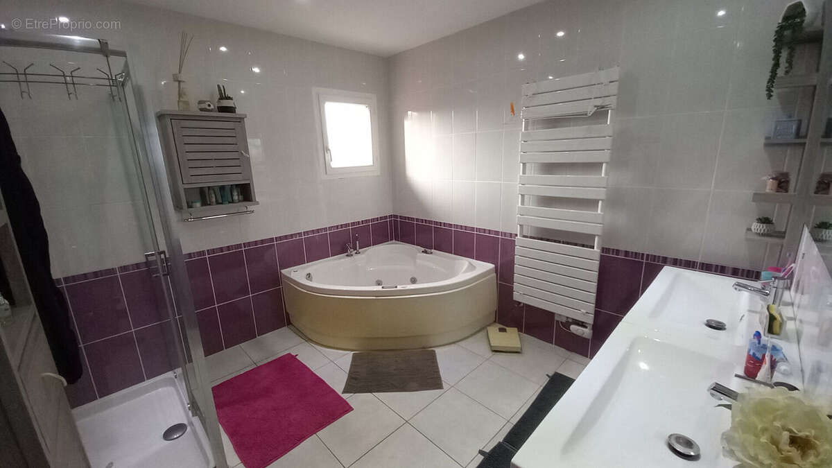 Maison à MONTPON-MENESTEROL