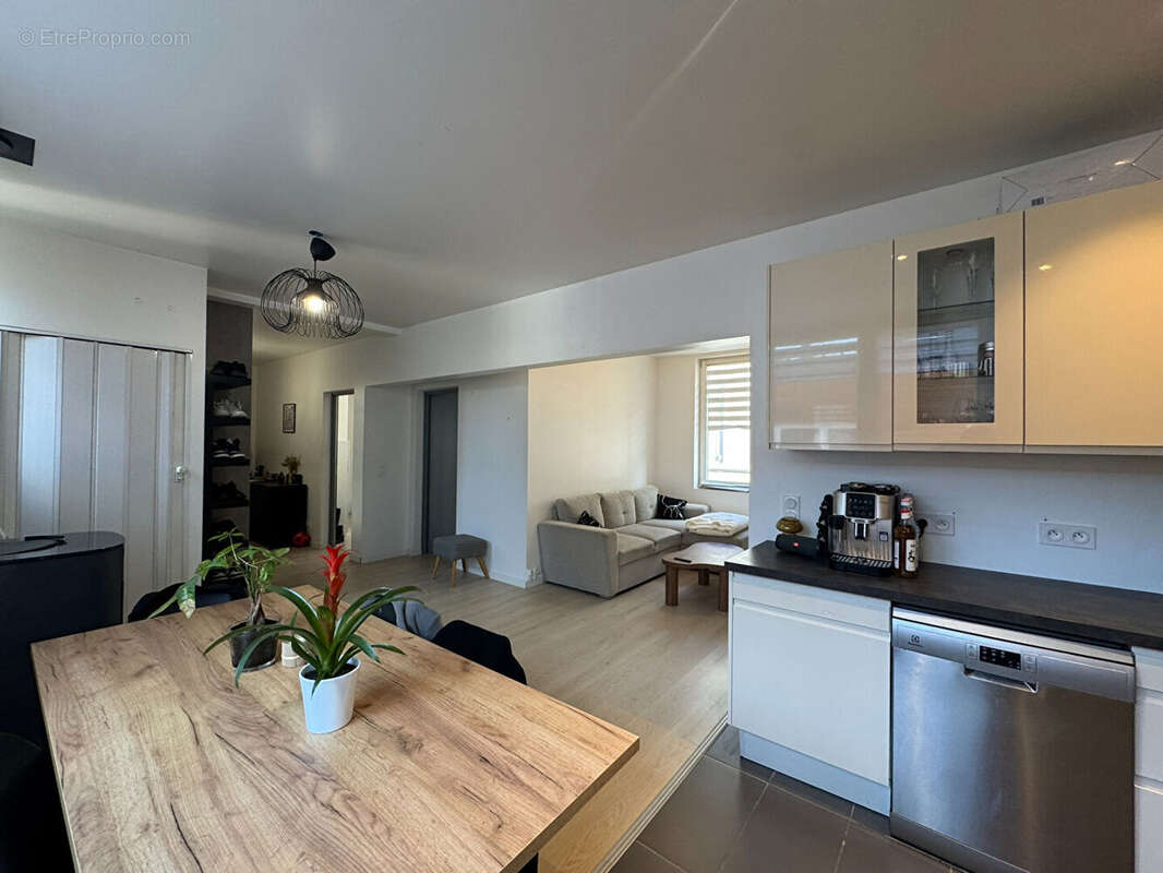 Appartement 3 pieces 61 m² - reims centre proche cathedrale - photo 5