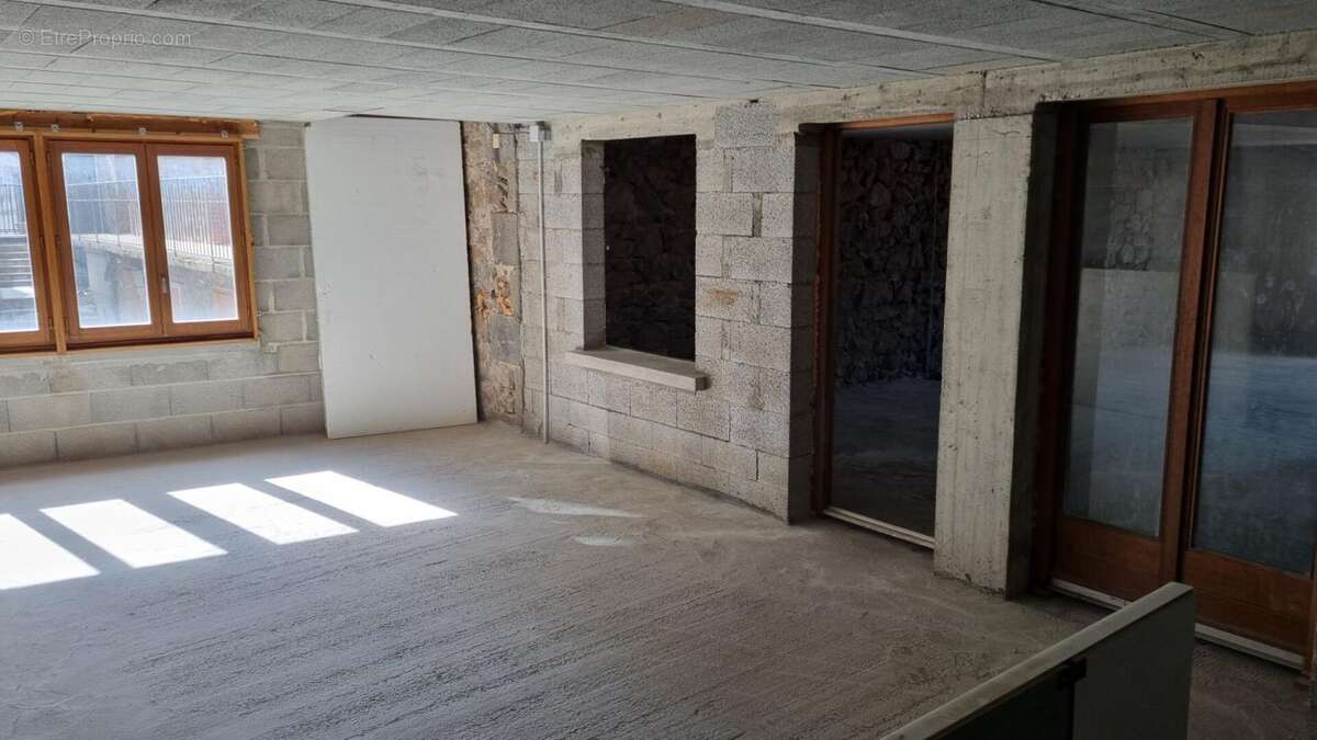 Appartement à DUNIERES