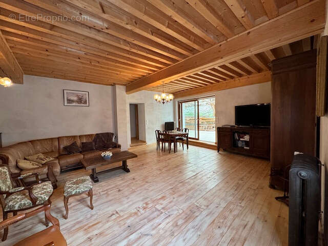 Maison à LALLEYRIAT