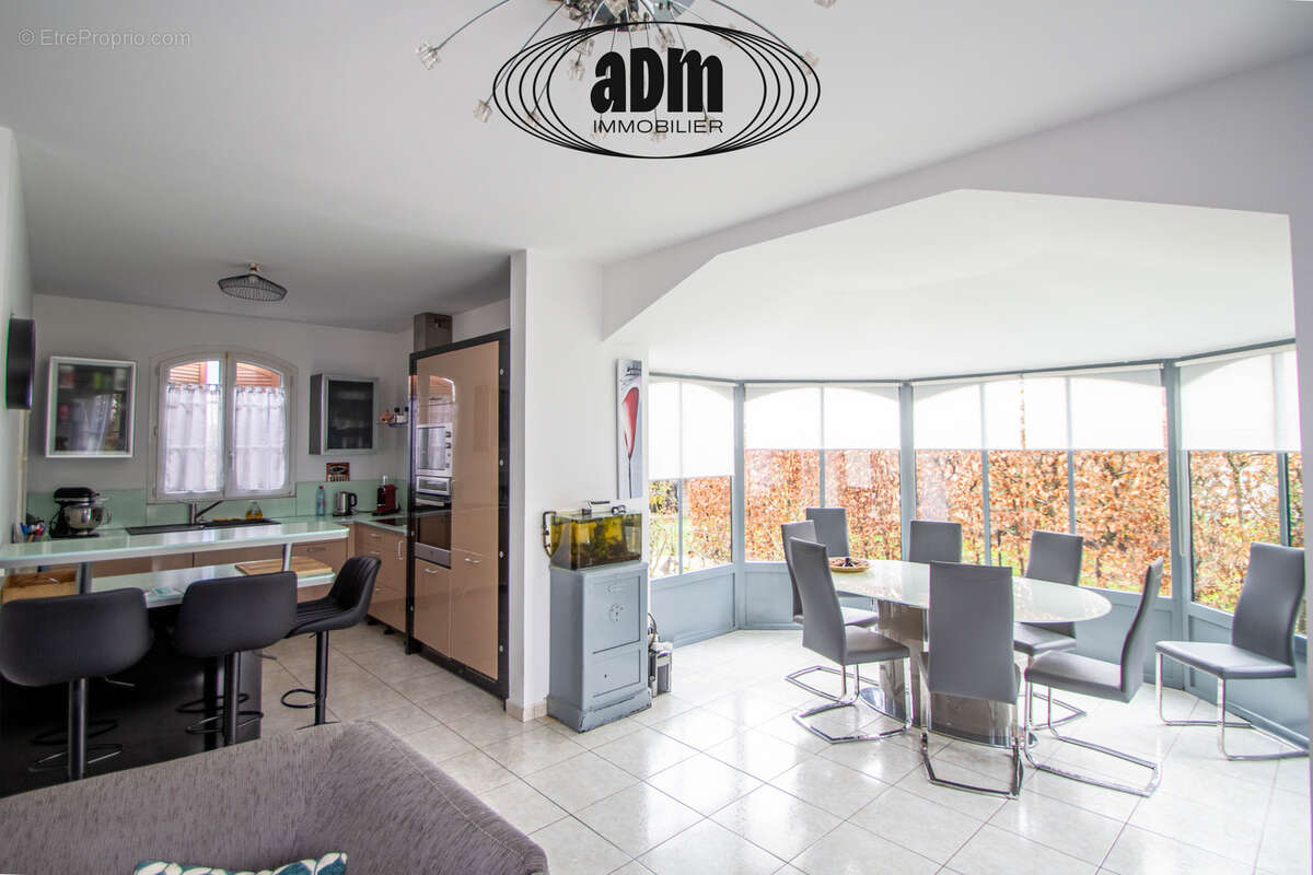 Maison à BAILLY-ROMAINVILLIERS